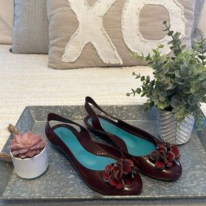 Oka B Flats